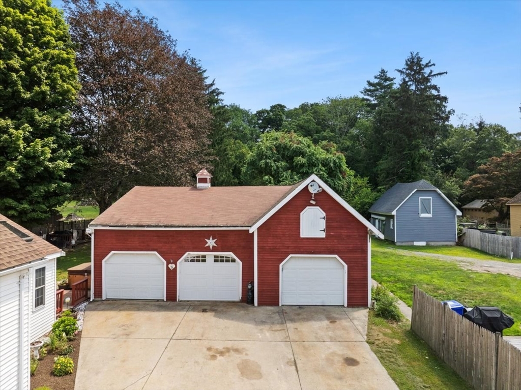 822 Dighton Ave