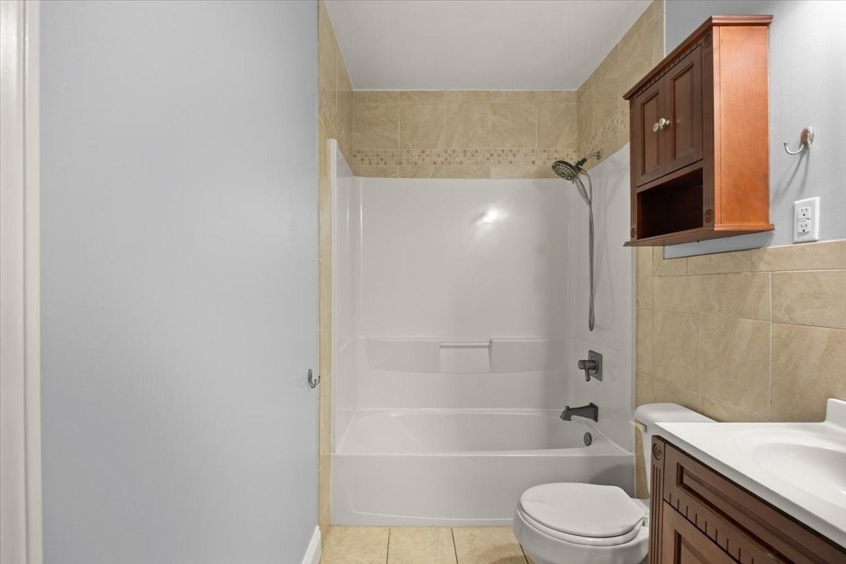 97 Colonel Bell Dr #1, Brockton, MA Photo #16