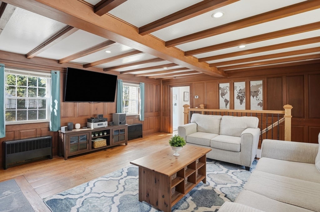 35 Edgewater Drive