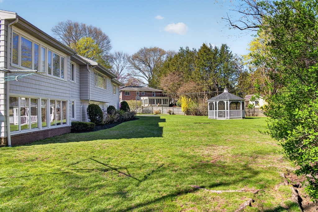 87 Dewson Rd.