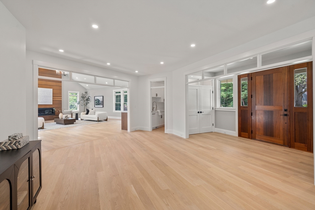 53 Crestview Rd