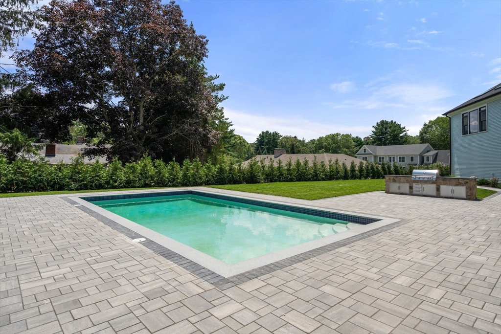 53 Crestview Rd