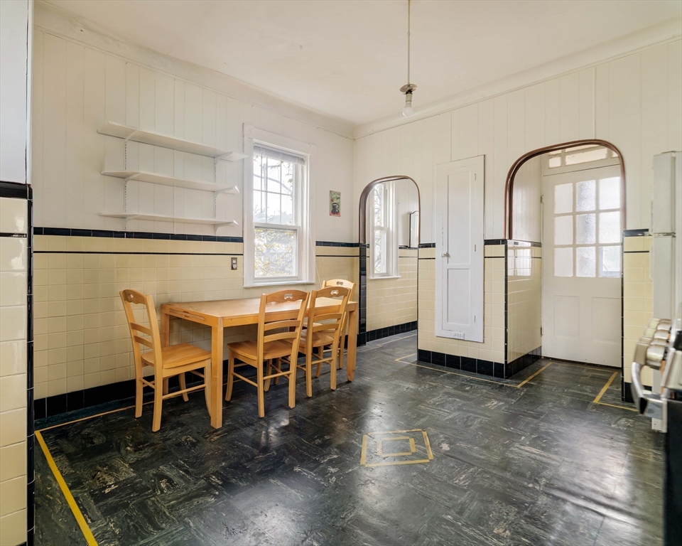 295 Beacon St