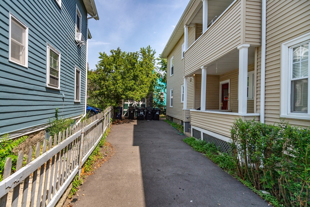 33 Harbor Street