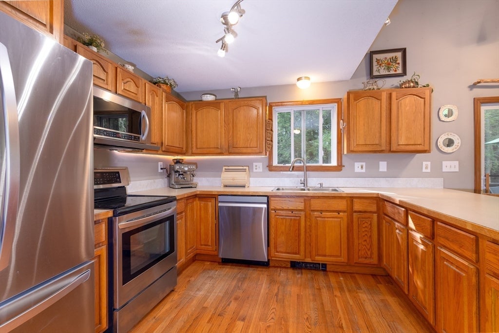 64 Leno Rd, Holland, MA Photo #6