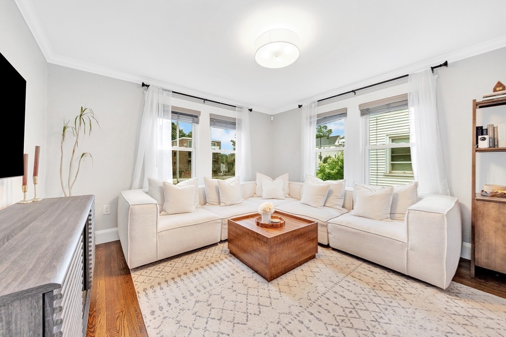 543 Hyde Park Ave 1