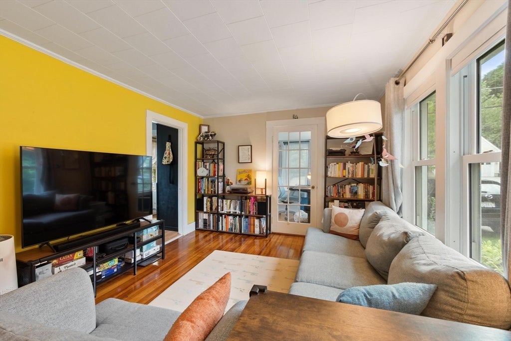 2 Coolidge St #1, Westford, MA, 2 Coolidge St #1, Westford, MA Photo #5