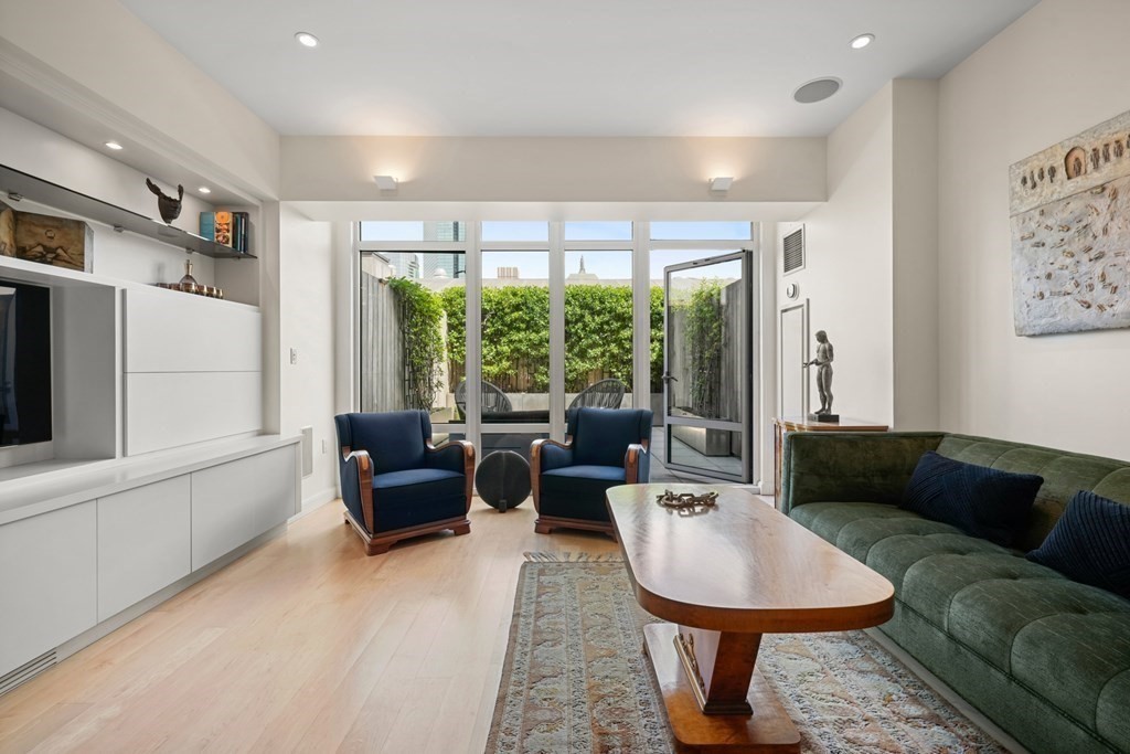 505 Tremont St 415