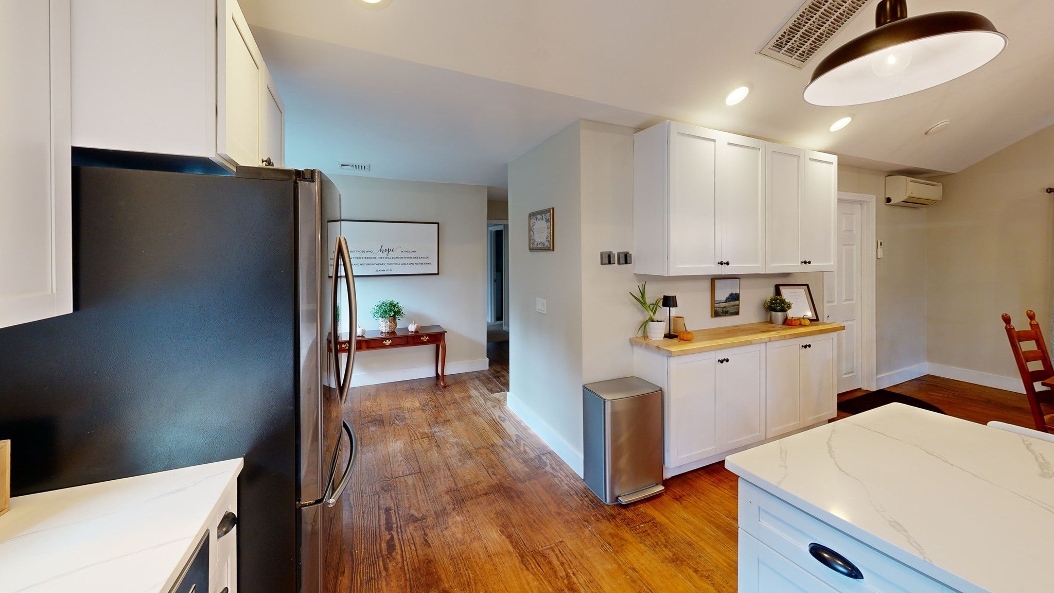 51 Warren Rd