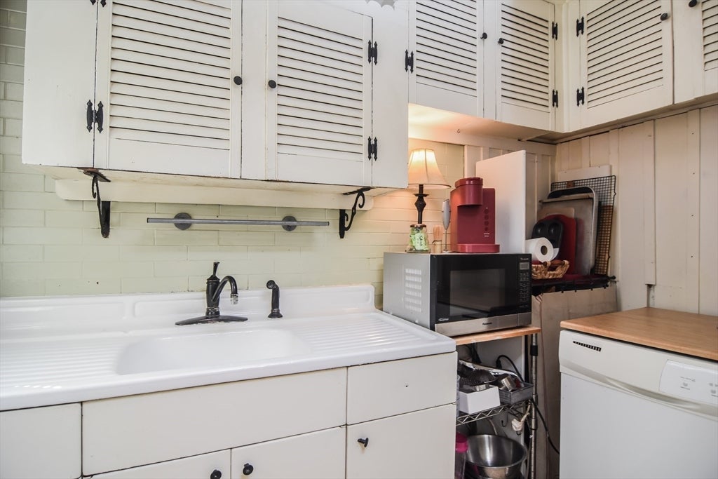 140 Mendon St, Hopedale, MA, 140 Mendon St, Hopedale, MA Photo #15