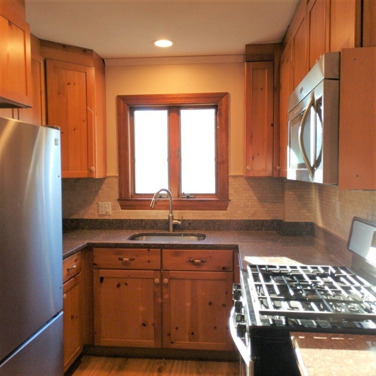 8 Jackson ST #2, Beverly, MA, 8 Jackson ST #2, Beverly, MA Photo #4