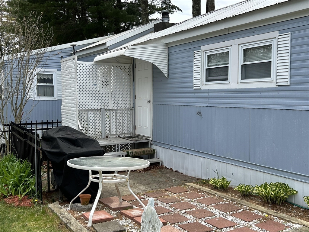 6 Forestdale Drive