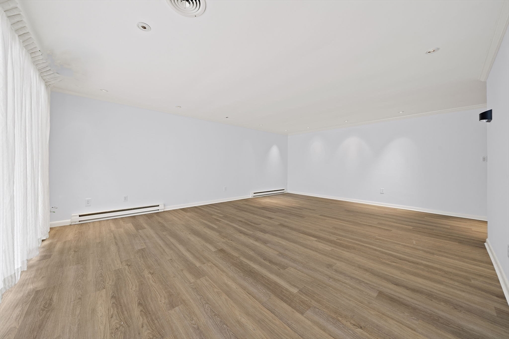 1204 Greendale Ave 128