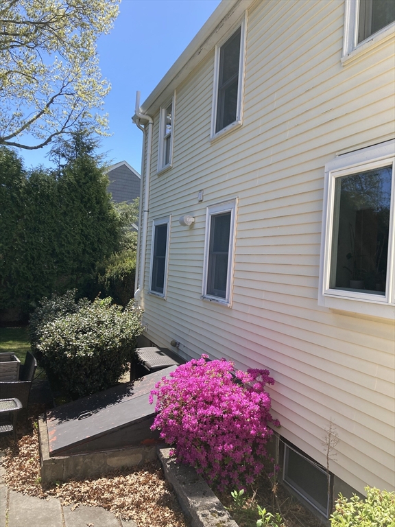 71 Fessenden St, Newton, MA Photo #21