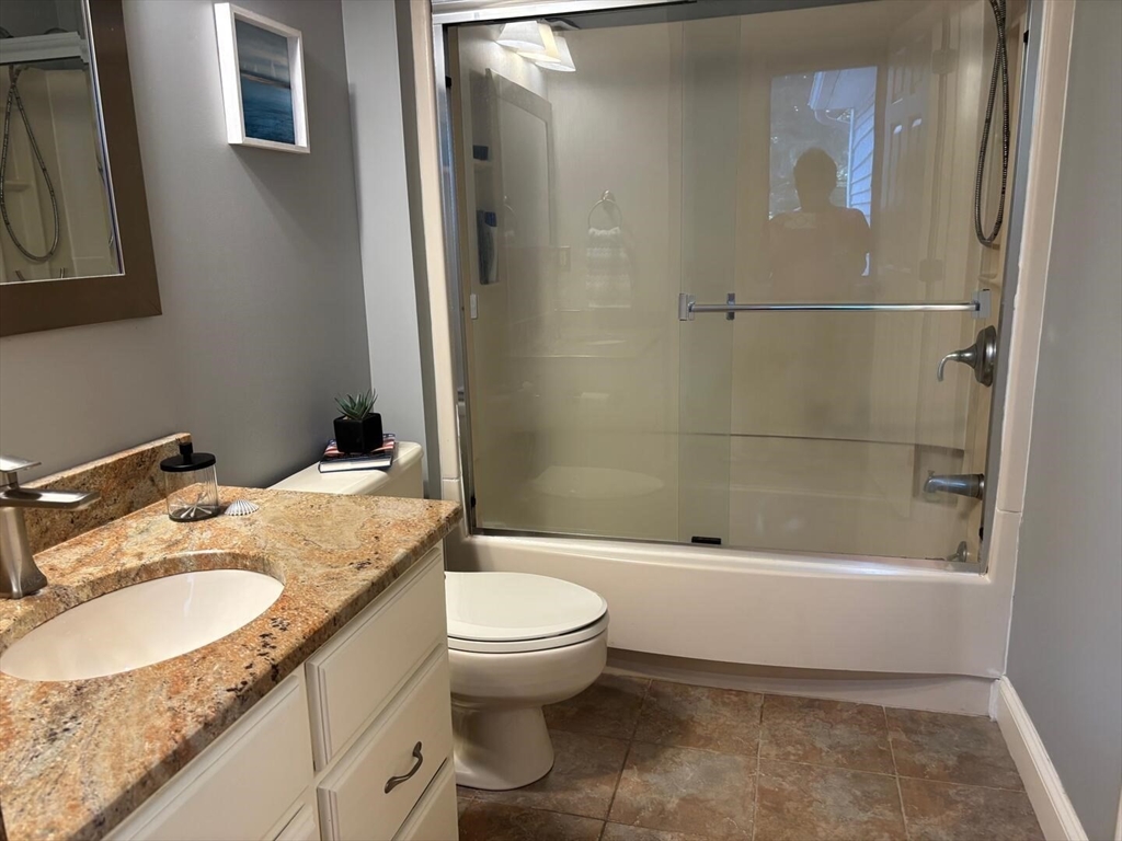 Wilbraham, Massachusetts 01095, United States, 1 Bedroom Bedrooms, ,1 BathroomBathrooms,Residential,Contingent,207437