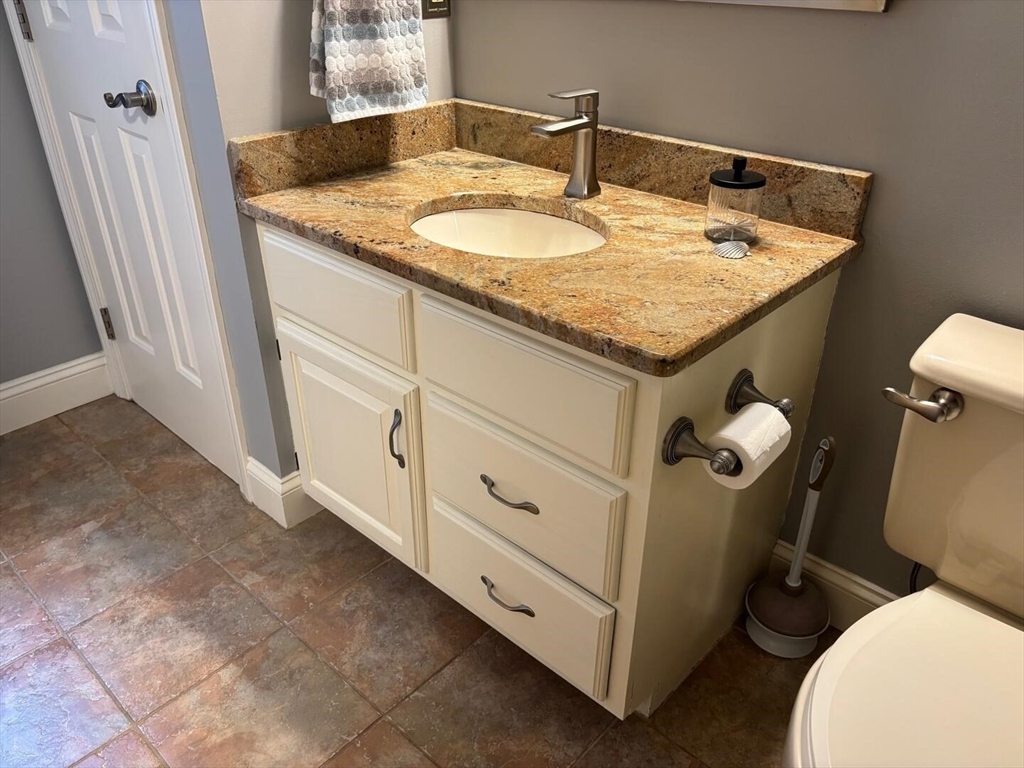 Wilbraham, Massachusetts 01095, United States, 1 Bedroom Bedrooms, ,1 BathroomBathrooms,Residential,Contingent,207437