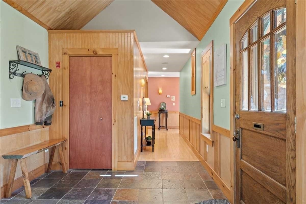 193 Nichewaug Rd