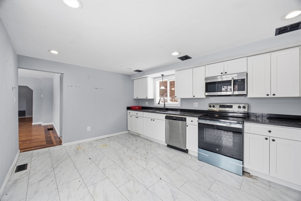 2230-2232 Cranberry Hwy