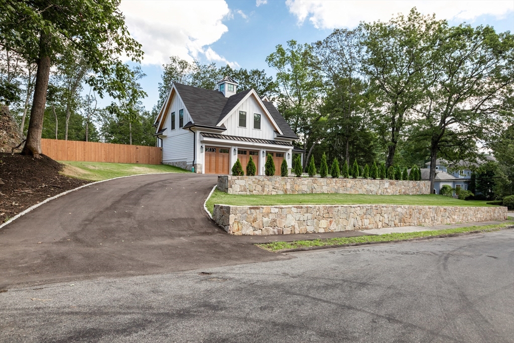 33 Royalston Road