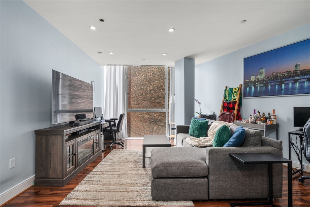 30 Union Park St 406