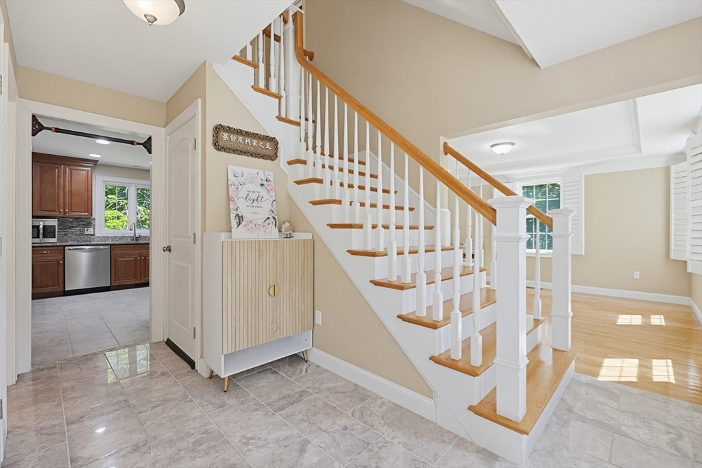 5 Courtney Ln