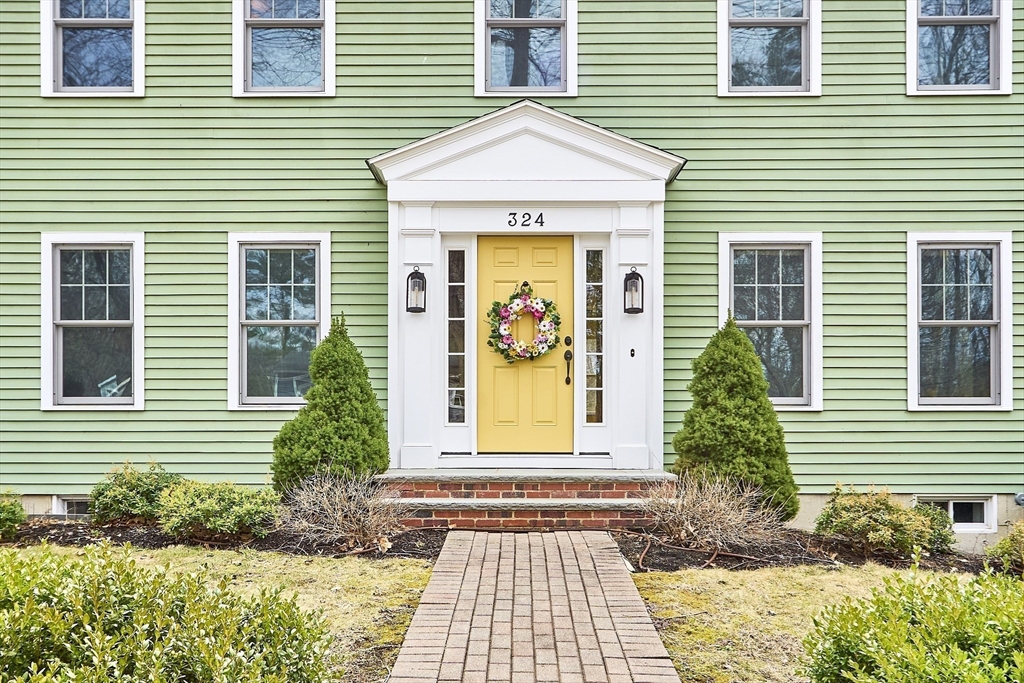 324 Bedford Street