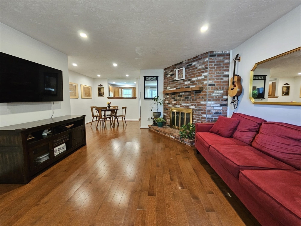88 Village St 88