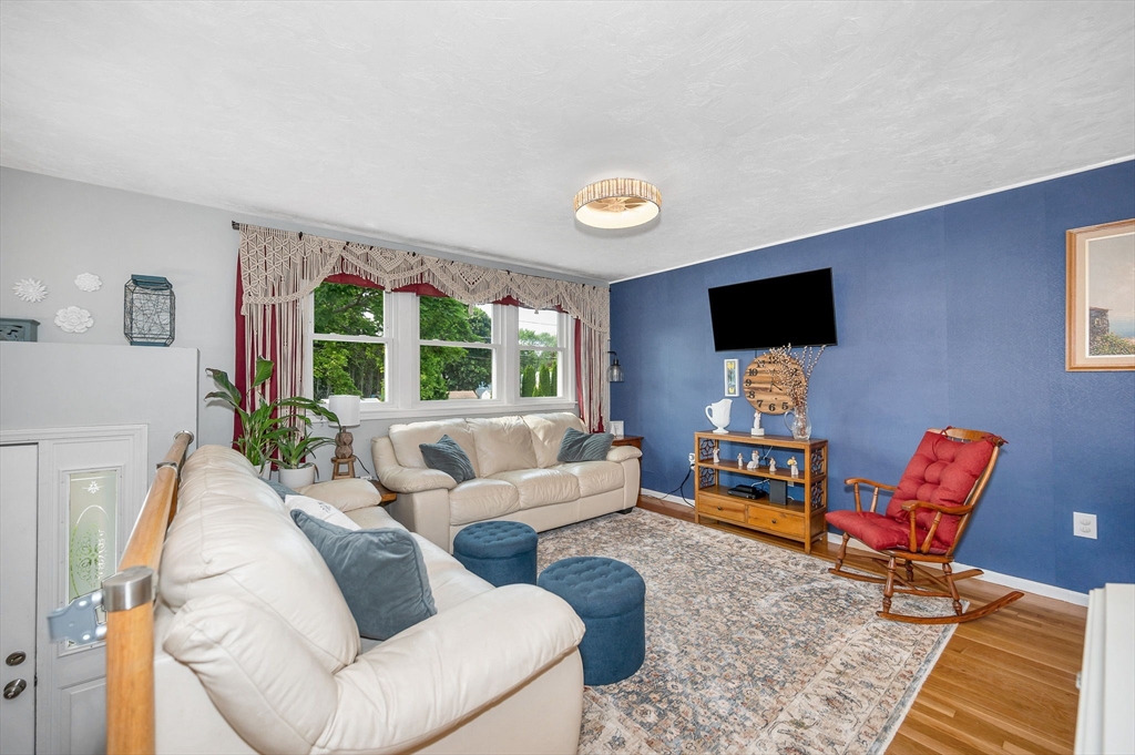103 Westwind Rd