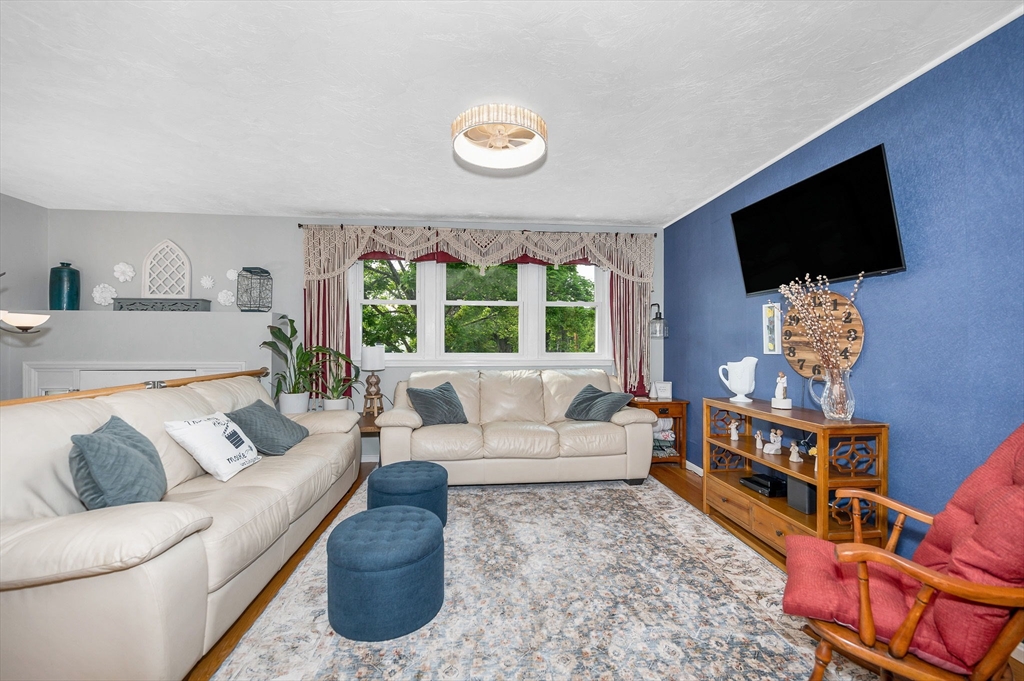 103 Westwind Rd