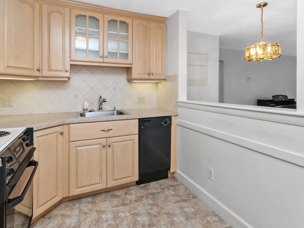 40 Whitman Road #B-2, Waltham, MA, 40 Whitman Road #B-2, Waltham, MA Photo #5