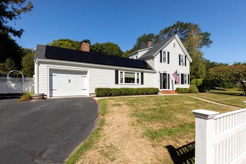 69 Cliff St Plymouth MA 02360