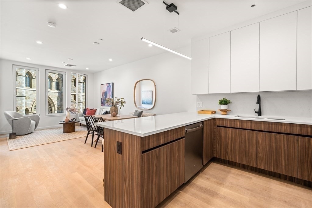 1395 Washington Street 505