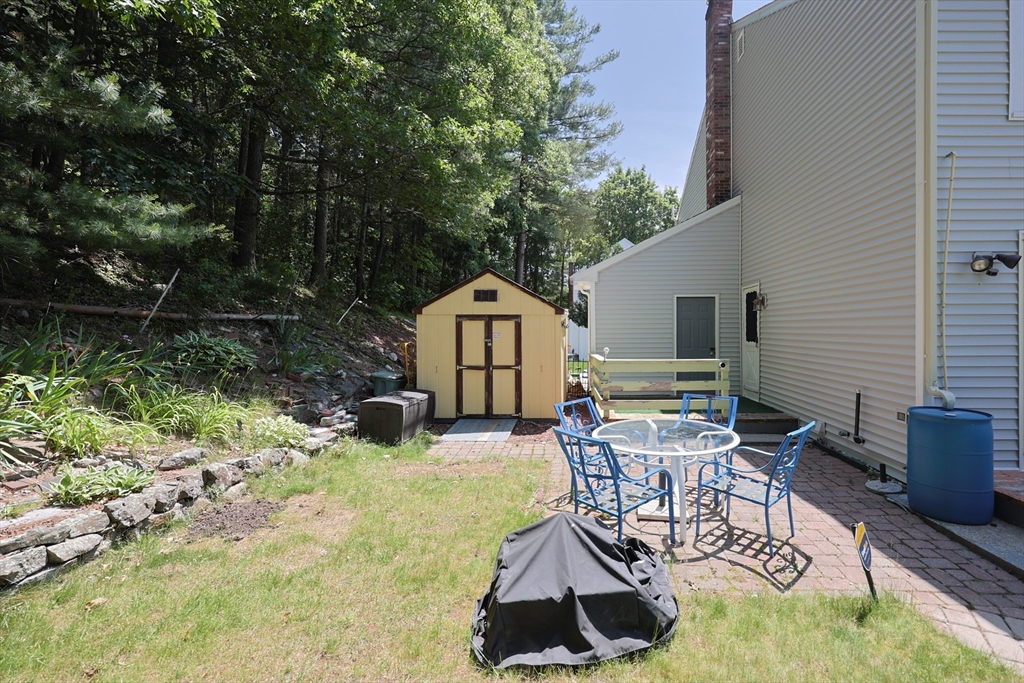 Plainville, Massachusetts 02762, United States, 2 Bedrooms Bedrooms, ,2 BathroomsBathrooms,Residential,Contingent,154128