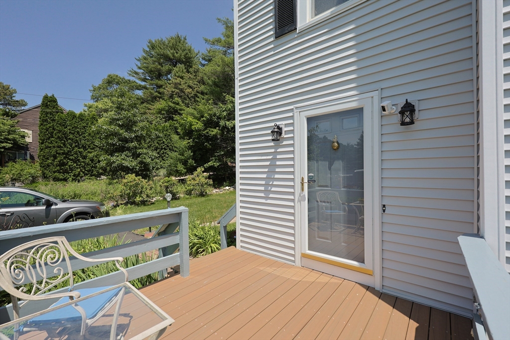 Plainville, Massachusetts 02762, United States, 2 Bedrooms Bedrooms, ,2 BathroomsBathrooms,Residential,Contingent,154128