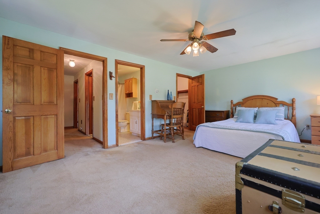 Plainville, Massachusetts 02762, United States, 2 Bedrooms Bedrooms, ,2 BathroomsBathrooms,Residential,Contingent,154128