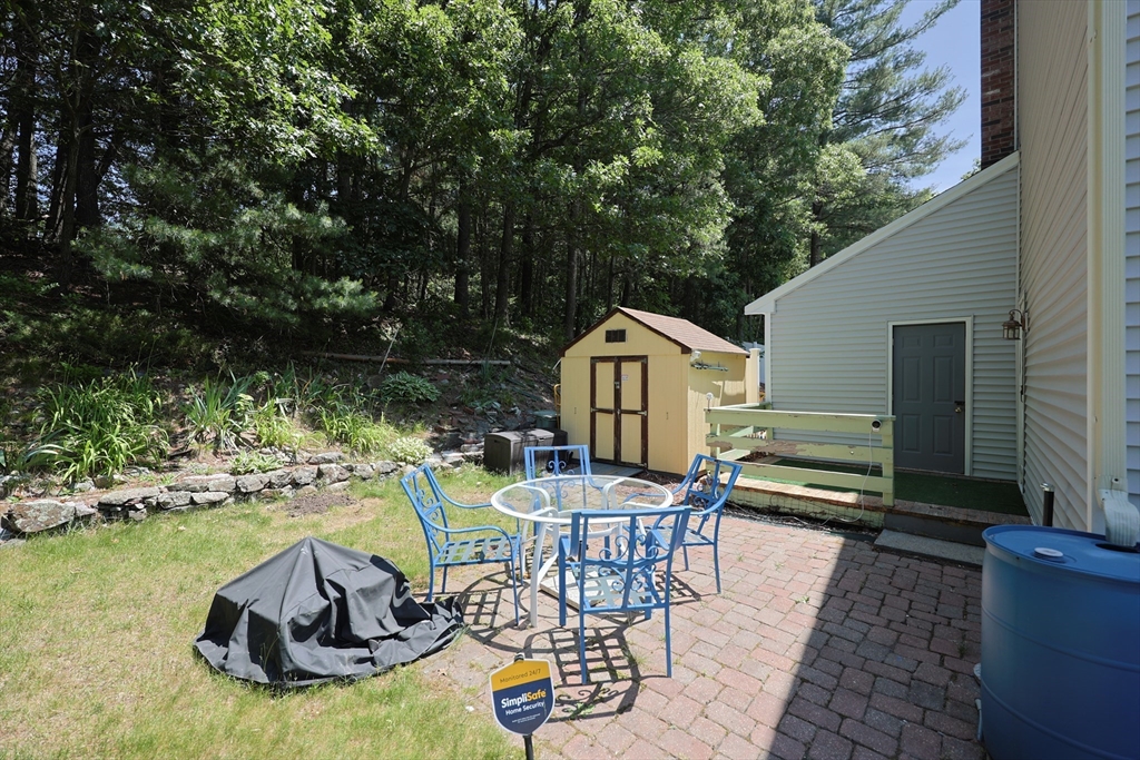 Plainville, Massachusetts 02762, United States, 2 Bedrooms Bedrooms, ,2 BathroomsBathrooms,Residential,Contingent,154128