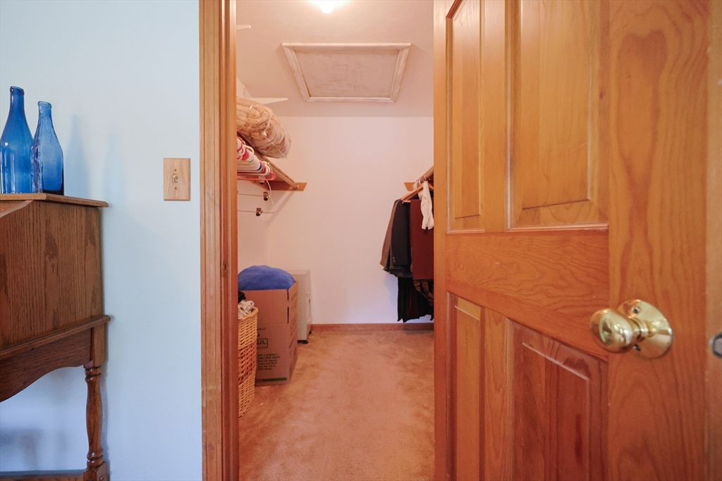 Plainville, Massachusetts 02762, United States, 2 Bedrooms Bedrooms, ,2 BathroomsBathrooms,Residential,Contingent,154128