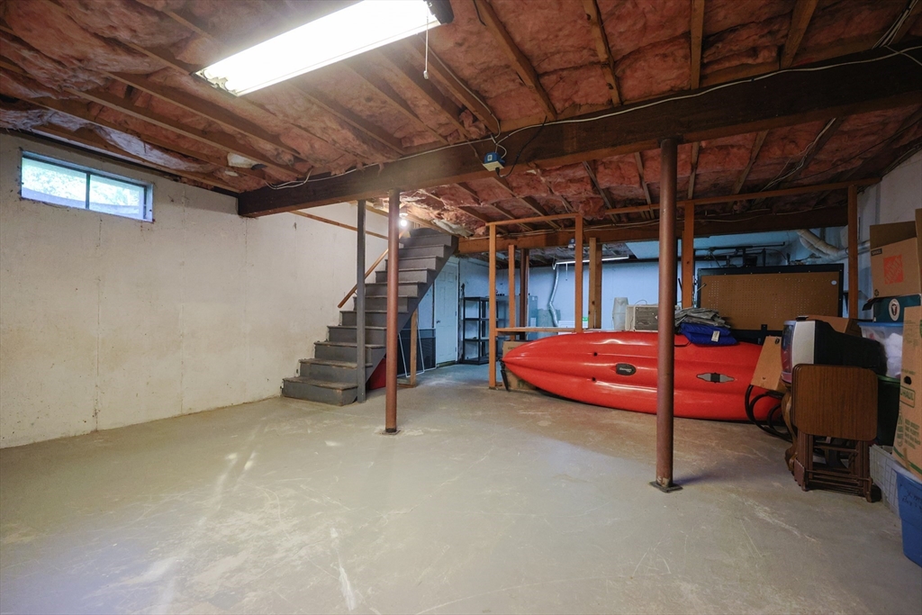 Plainville, Massachusetts 02762, United States, 2 Bedrooms Bedrooms, ,2 BathroomsBathrooms,Residential,Contingent,154128