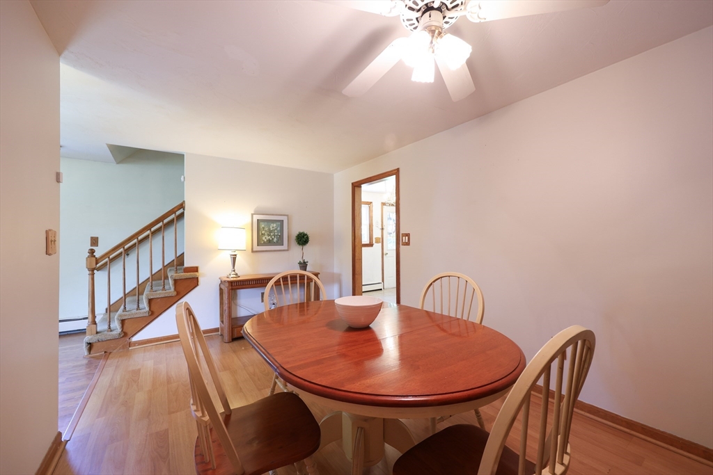 Plainville, Massachusetts 02762, United States, 2 Bedrooms Bedrooms, ,2 BathroomsBathrooms,Residential,Contingent,154128