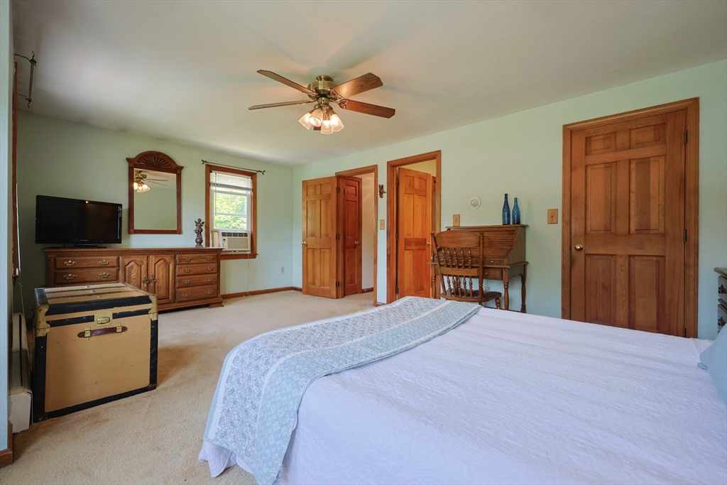 Plainville, Massachusetts 02762, United States, 2 Bedrooms Bedrooms, ,2 BathroomsBathrooms,Residential,Contingent,154128