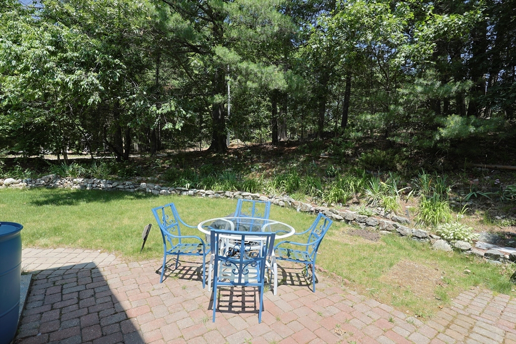 Plainville, Massachusetts 02762, United States, 2 Bedrooms Bedrooms, ,2 BathroomsBathrooms,Residential,Contingent,154128