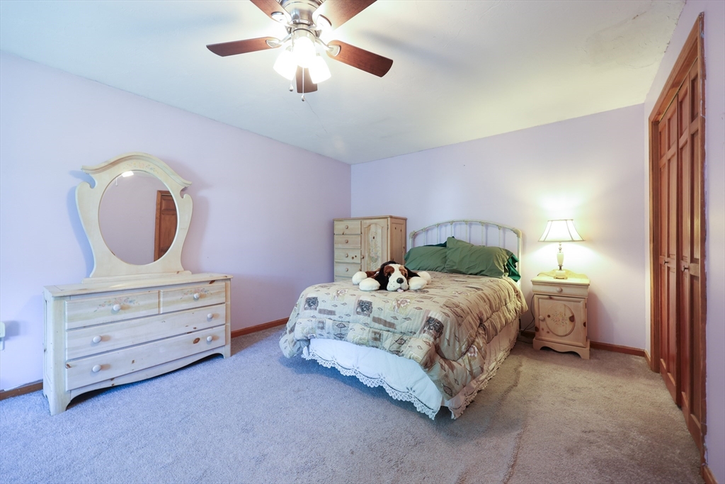 Plainville, Massachusetts 02762, United States, 2 Bedrooms Bedrooms, ,2 BathroomsBathrooms,Residential,Contingent,154128