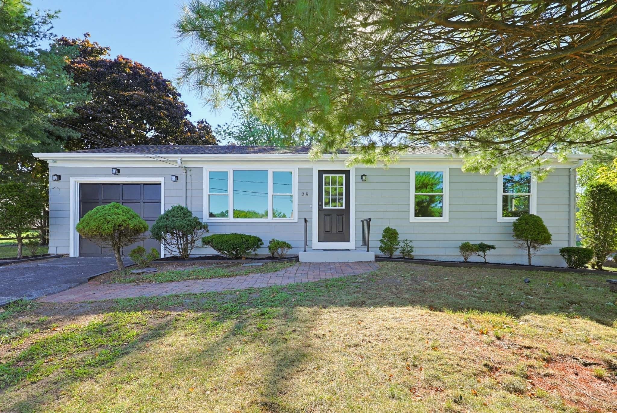 Photo of 28 Deerfield Rd, Attleboro, MA