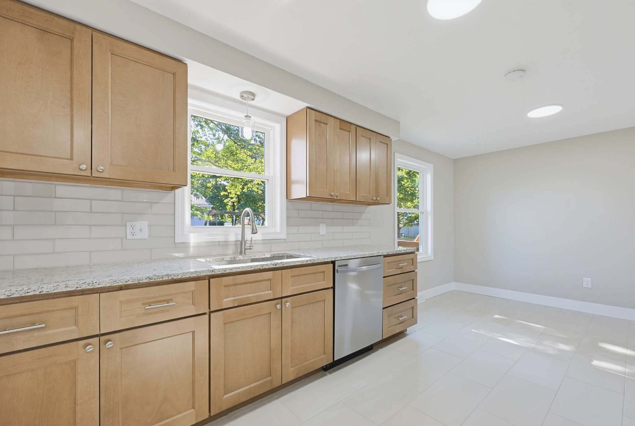 28 Deerfield Rd, Attleboro, MA, 28 Deerfield Rd, Attleboro, MA Photo #9