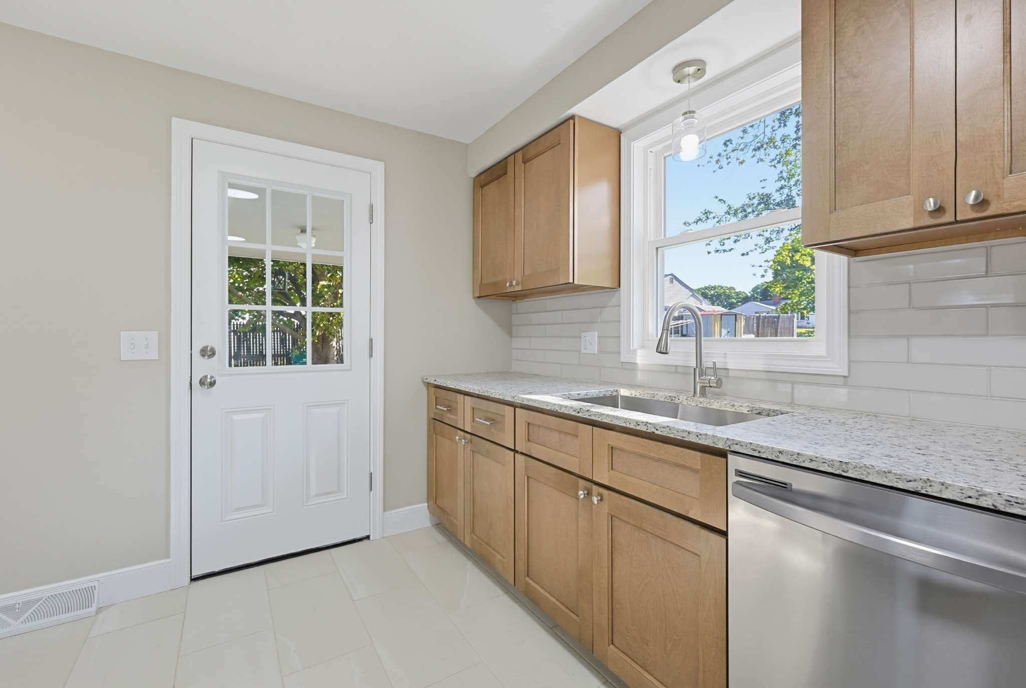 28 Deerfield Rd, Attleboro, MA, 28 Deerfield Rd, Attleboro, MA Photo #10