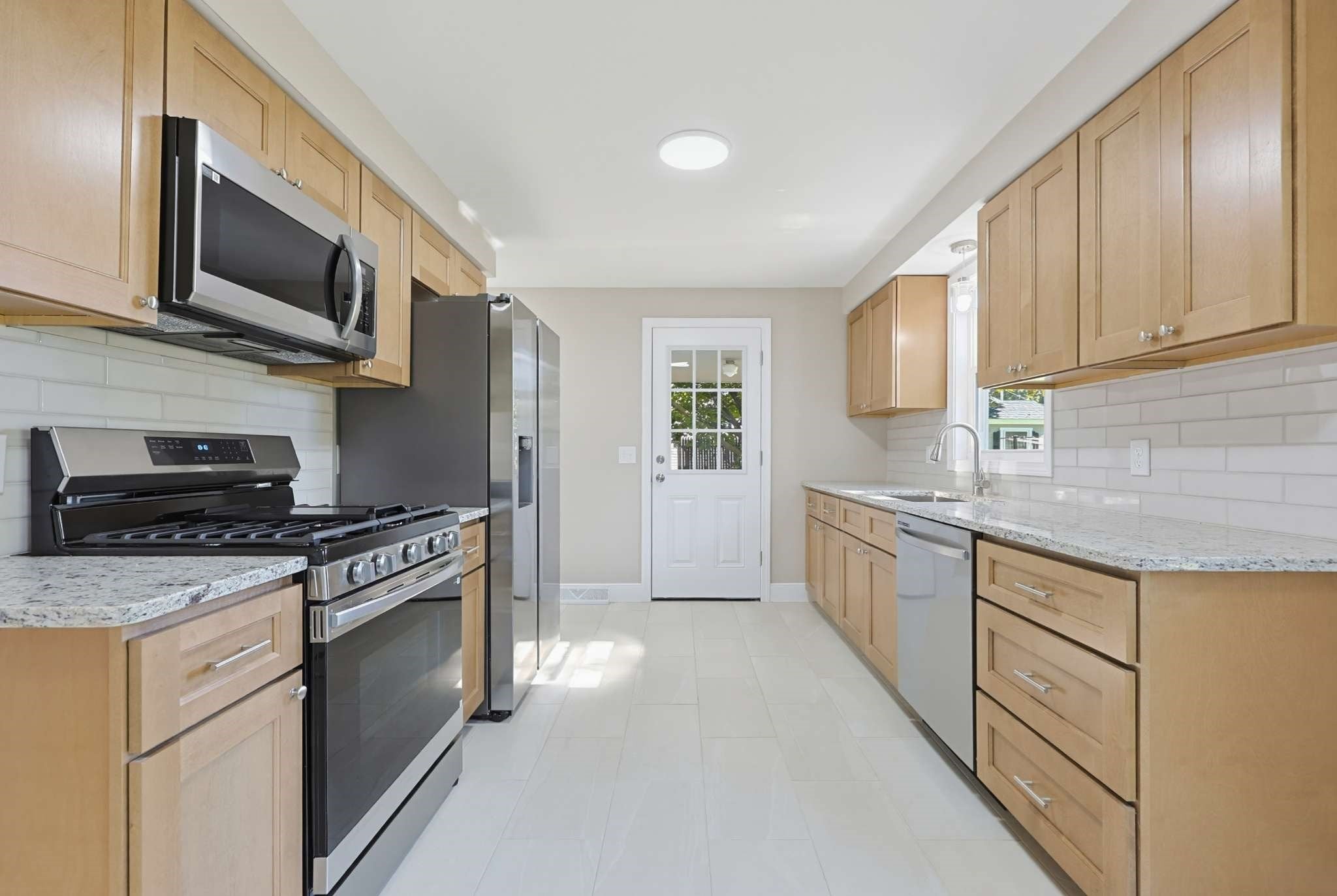 28 Deerfield Rd, Attleboro, MA, 28 Deerfield Rd, Attleboro, MA Photo #7