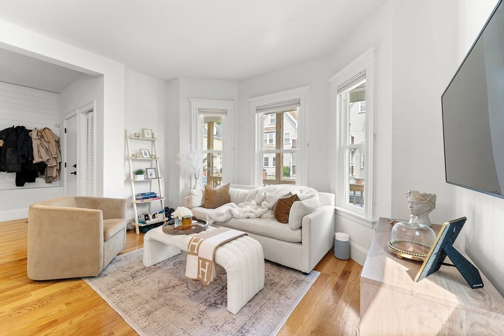 54 Bloomfield St #1, Boston, MA, 54 Bloomfield St #1, Boston, MA Photo #2