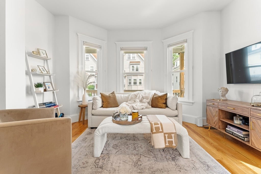 54 Bloomfield St #1, Boston, MA, 54 Bloomfield St #1, Boston, MA Photo #1
