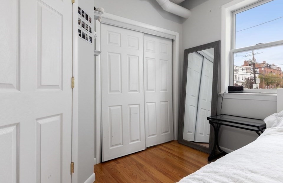 Boston, Massachusetts 02128, United States, 2 Bedrooms Bedrooms, ,1 BathroomBathrooms,Residential,Pending,133607