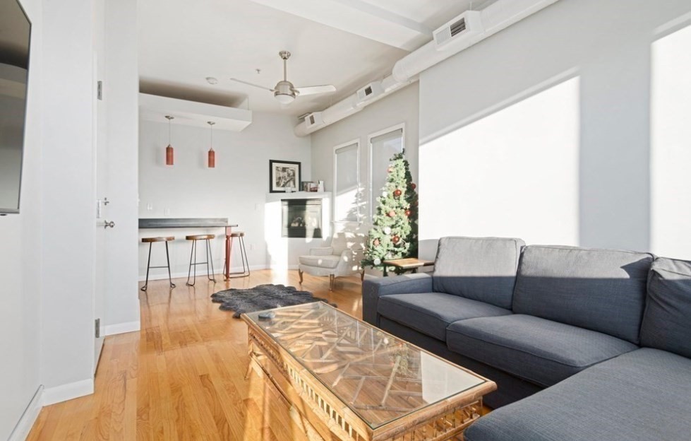 Boston, Massachusetts 02128, United States, 2 Bedrooms Bedrooms, ,1 BathroomBathrooms,Residential,Pending,133607